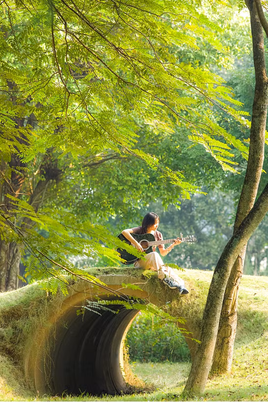 Màu xanh của Ecopark lại càng nên thơ khi thu về