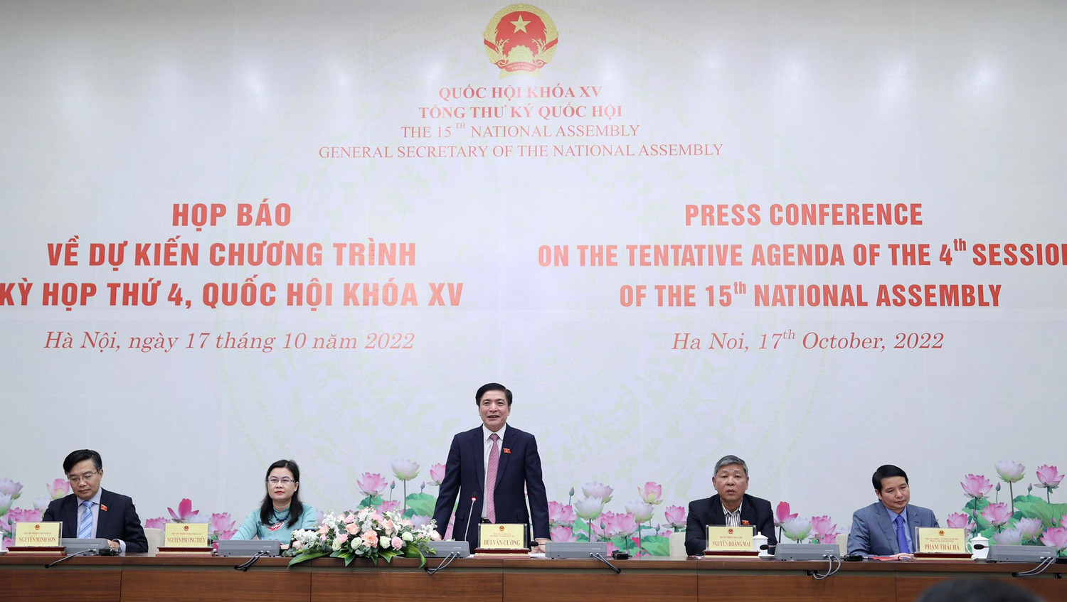 Tổng Thư ký Quốc hội, Chủ nhiệm Văn phòng Quốc hội Bùi Văn Cường phát biểu tại buổi họp báo về dự kiến Chương trình Kỳ họp thứ 4, Quốc hội khóa XV. Ảnh: Cổng thông tin điện tử Quốc hội