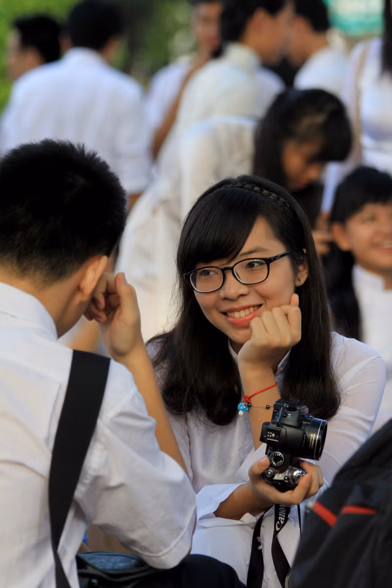 Xinh tươi và duyên dáng trước bạn. Chùm ảnh: Giới trẻ Hà Thành chào Quốc khánh bằng đàn ghita >>Nữ sinh đẹp rạng ngời ngày khai trường Rơi nước mắt, học sinh quỳ đất trong lễ khai giảng Phát sốt vì cô giáo 9X xinh đẹp của trường Chuyên Hà Nội - Amsterdam Xinh tươi và duyên dáng trước bạn. Chùm ảnh: Giới trẻ Hà Thành chào Quốc khánh bằng đàn ghita >>Nữ sinh đẹp rạng ngời ngày khai trường Rơi nước mắt, học sinh quỳ đất trong lễ khai giảng Phát sốt vì cô giáo 9X xinh đẹp của trường Chuyên Hà Nội - Amsterdam