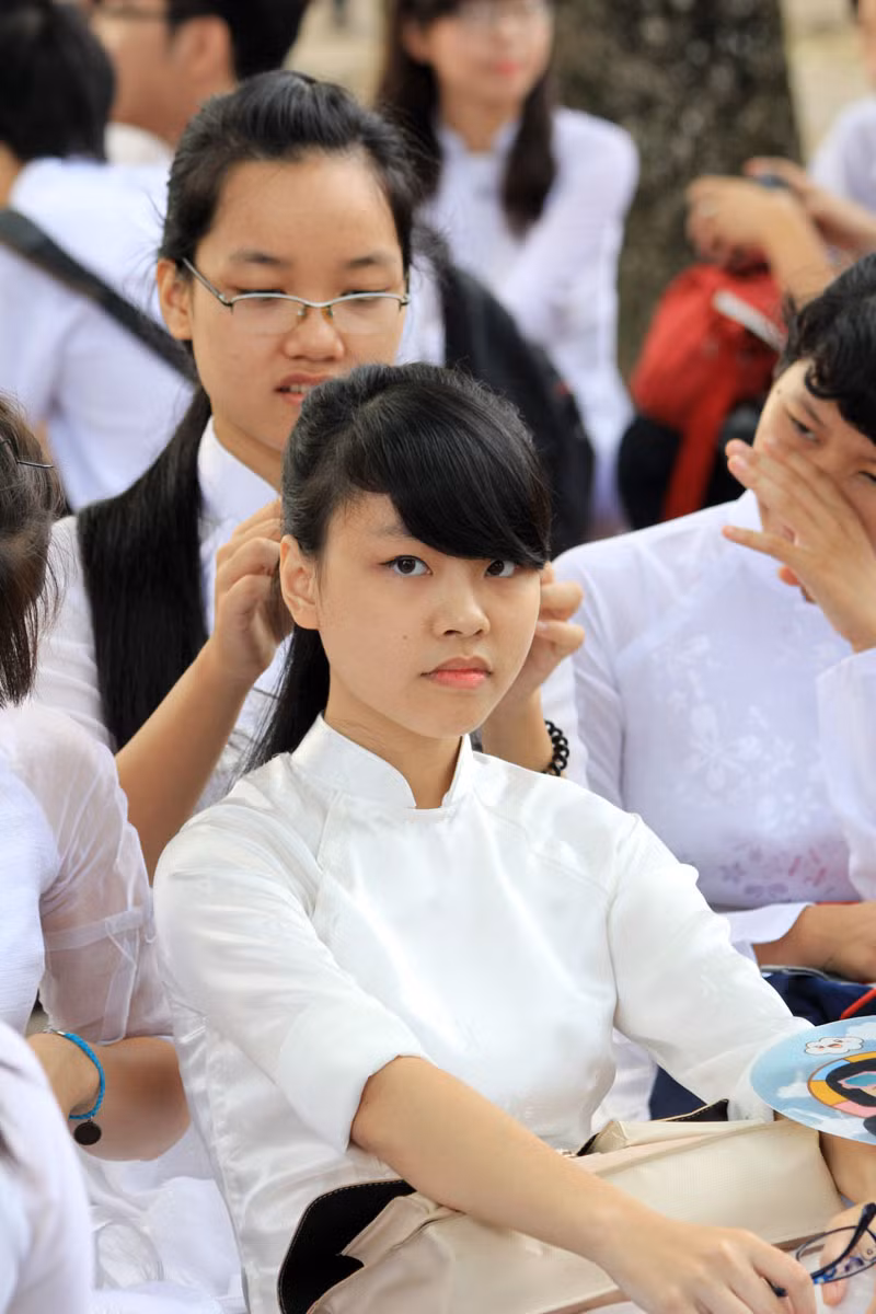 Chùm ảnh: Giới trẻ Hà Thành chào Quốc khánh bằng đàn ghita >>Nữ sinh đẹp rạng ngời ngày khai trường Rơi nước mắt, học sinh quỳ đất trong lễ khai giảng Phát sốt vì cô giáo 9X xinh đẹp của trường Chuyên Hà Nội - Amsterdam Chùm ảnh: Giới trẻ Hà Thành chào Quốc khánh bằng đàn ghita >>Nữ sinh đẹp rạng ngời ngày khai trường Rơi nước mắt, học sinh quỳ đất trong lễ khai giảng Phát sốt vì cô giáo 9X xinh đẹp của trường Chuyên Hà Nội - Amsterdam