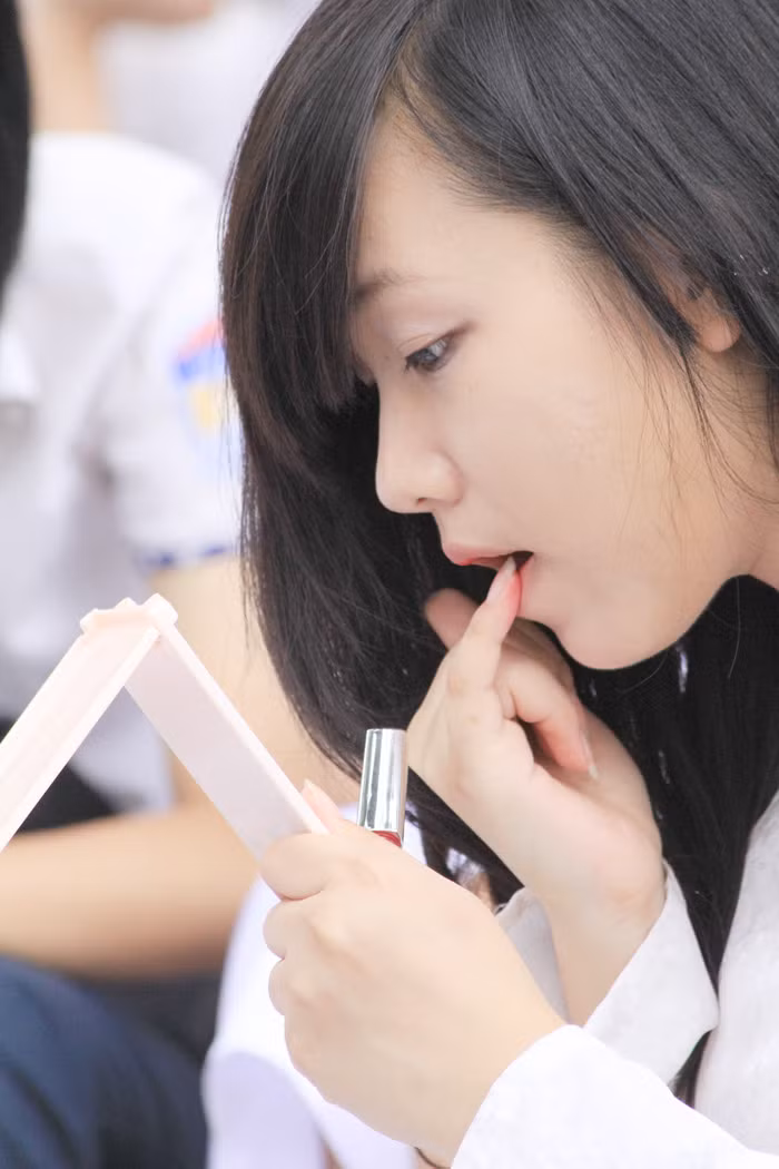 Chùm ảnh: Giới trẻ Hà Thành chào Quốc khánh bằng đàn ghita >>Nữ sinh đẹp rạng ngời ngày khai trường Rơi nước mắt, học sinh quỳ đất trong lễ khai giảng Phát sốt vì cô giáo 9X xinh đẹp của trường Chuyên Hà Nội - Amsterdam Chùm ảnh: Giới trẻ Hà Thành chào Quốc khánh bằng đàn ghita >>Nữ sinh đẹp rạng ngời ngày khai trường Rơi nước mắt, học sinh quỳ đất trong lễ khai giảng Phát sốt vì cô giáo 9X xinh đẹp của trường Chuyên Hà Nội - Amsterdam