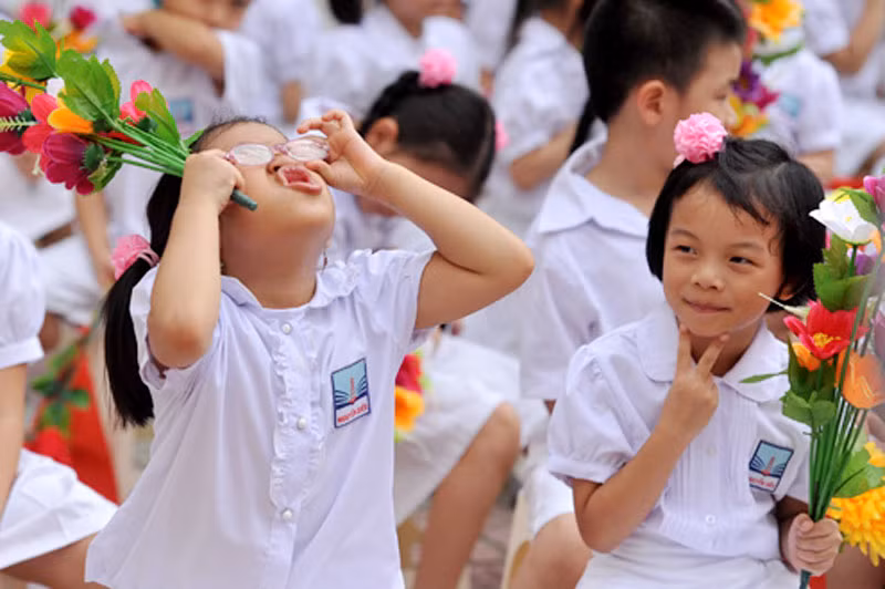 Chùm ảnh: Khoảnh khắc nghộ nghĩnh của bé ngày khai trường
