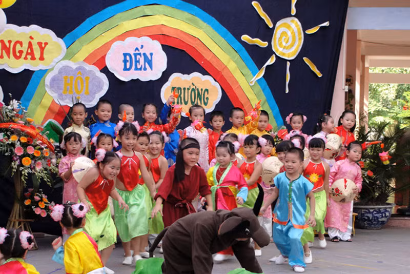 Tiết mục văn nghệ do học sinh trường Mầm non Lý Thái Tổ I biểu diễn.