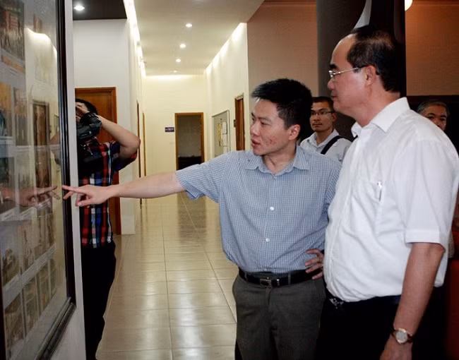 GS Ngô Bảo Châu: "Nước ta vốn đã ở thế giới thứ ba rồi" ảnh 3 Chùm ảnh độc: PTT Nguyễn Thiện Nhân và GS Ngô Bảo Châu tại Viện Toán