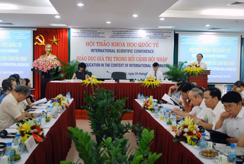 Quang cảnh Hội thảo khoa học quốc tế về Giáo dục giá trị tại HV Báo chí và Tuyên truyền ngày 4/7. Ảnh Phương Thảo Quang cảnh Hội thảo khoa học quốc tế về Giáo dục giá trị tại HV Báo chí và Tuyên truyền ngày 4/7. Ảnh Phương Thảo