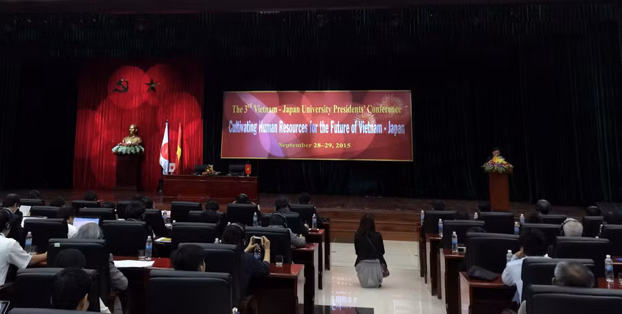 Quang cảnh Hội nghị Hiệu trưởng trong ngày 28/9. Quang cảnh Hội nghị Hiệu trưởng trong ngày 28/9.