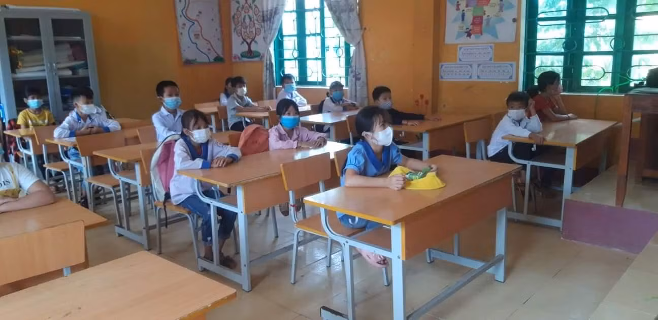 Ngày đầu đến trường của học sinh trường Phổ thông dân tộc bán trú Tiểu học Chà Nưa. Ngày đầu đến trường của học sinh trường Phổ thông dân tộc bán trú Tiểu học Chà Nưa.