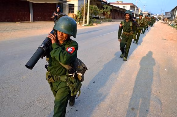 Lính Myanmar ở Kokang. Lính Myanmar ở Kokang.