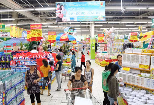 Các siêu thị, TTTM trên địa bàn tỉnh BInhf Dương lúc nào cũng đông nghẹt khách. (Ảnh báo Bình Dương)