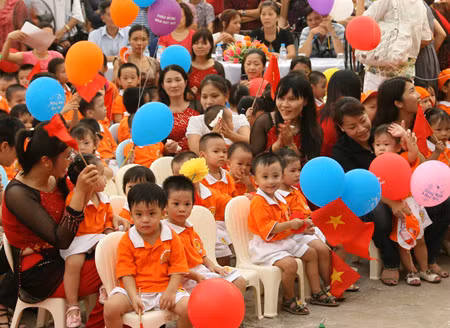 Cơ chế thị trường hiện nay đang ngày một tác động tiêu cực lên nhân cách và đạo đức nhà giáo. Ảnh minh họa Internet