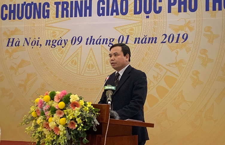 Ông Hoàng Đức Minh - Cục trưởng Cục Nhà giáo và cán bộ quản lý cơ sở giáo dục (Bộ Giáo dục và Đào tạo) khẳng định, khi triển khai thực hiện chương trình mới, với một số môn tích hợp, hay môn tự chọn, đội ngũ giáo viên sẽ có sự dao động không đáng kể. (Ảnh: Thùy Linh)