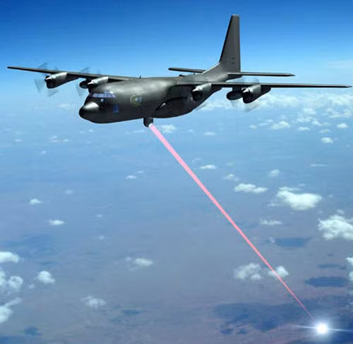 Vũ khí laser trên máy bay Mỹ tấn công mục tiêu mặt đất (tưởng tượng) Vũ khí laser trên máy bay Mỹ tấn công mục tiêu mặt đất (tưởng tượng)