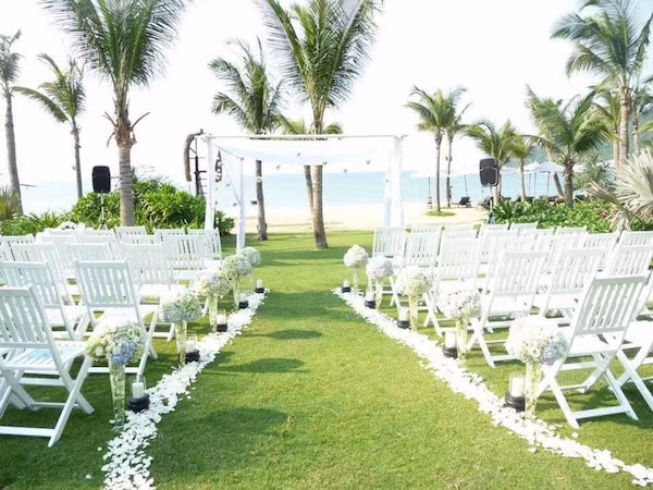 Khu nghỉ dưỡng InterContinental Danang Sun Peninsula Resort vừa được kênh truyền hình CNN bình chọn là “Địa điểm tổ chức tiệc cưới lý tưởng nhất thế giới”. Khu nghỉ dưỡng InterContinental Danang Sun Peninsula Resort vừa được kênh truyền hình CNN bình chọn là “Địa điểm tổ chức tiệc cưới lý tưởng nhất thế giới”.