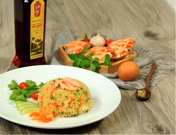 Món Cơm rang ghẹ Phú Quốc - nguồn Feedy.vn