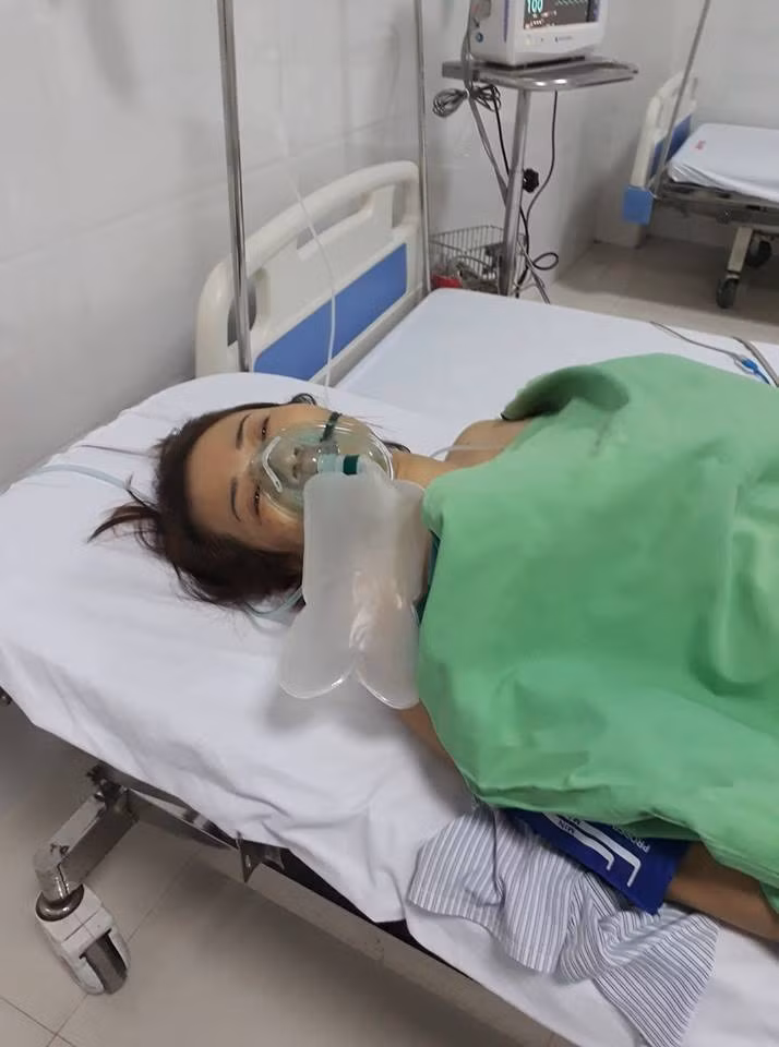 Cô Yến đang nằm điều trị tại Bệnh viện Đa khoa Thành Phố Vinh (sau khi cắt bỏ tử cung). Ảnh: Lê Văn Vỵ