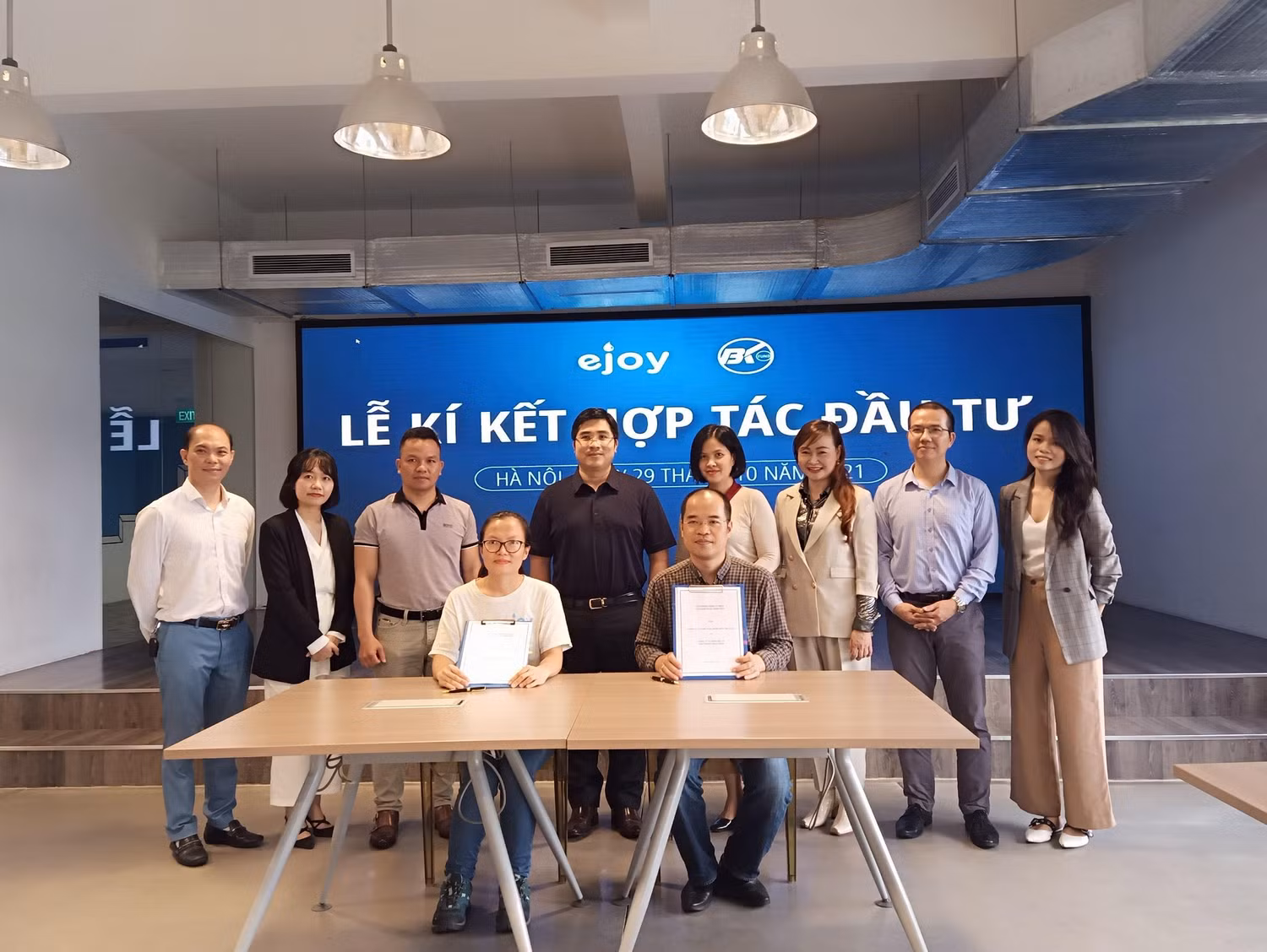BK Fund và eJOY chính thức ký hợp tác đầu tư sau khi eJOY huy động vốn thành công vòng Hạt Giống. (Ảnh C.K.A) BK Fund và eJOY chính thức ký hợp tác đầu tư sau khi eJOY huy động vốn thành công vòng Hạt Giống. (Ảnh C.K.A)