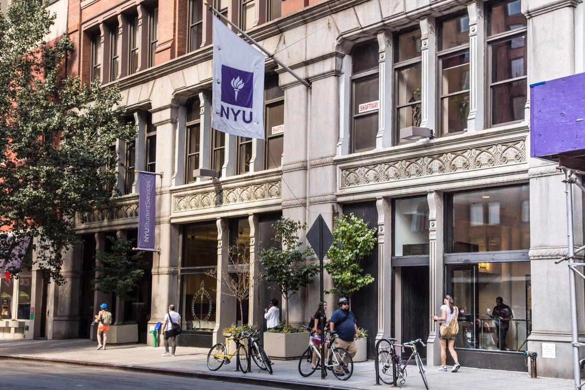 John Sexton, giữ chức hiệu trưởng trường đại học New York từ năm 2022 đến năm 2015, #28 top các trường đại học quốc gia Mỹ (ảnh: Amerigo Edu)