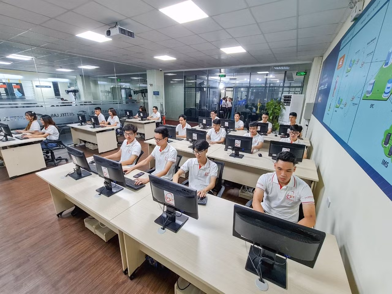 Năm 2022, Học viện Công nghệ Bưu chính Viễn thông (PTIT) đã mở ngành Khoa học máy tính (định hướng Khoa học dư liệu). Ảnh: NTCC Năm 2022, Học viện Công nghệ Bưu chính Viễn thông (PTIT) đã mở ngành Khoa học máy tính (định hướng Khoa học dư liệu). Ảnh: NTCC