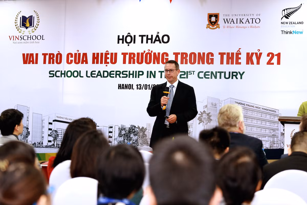 Giáo sư Roger Moltzen, Trưởng khoa Giáo dục trường Đại học Waikato.