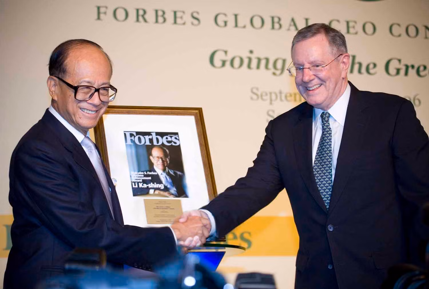 Tỷ phú Lý Gia Thành được Forbes vinh danh