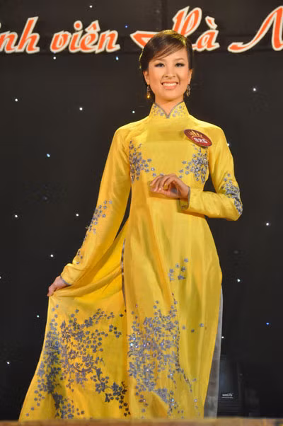 Hoàng Anh từng là Miss mặc trang phục đẹp nhất cuộc thi Nữ sinh cảnh sát thanh lịch, và Miss Duyên dáng cuộc thi Imiss Thăng Long 2009. Hoàng Anh từng là Miss mặc trang phục đẹp nhất cuộc thi Nữ sinh cảnh sát thanh lịch, và Miss Duyên dáng cuộc thi Imiss Thăng Long 2009.