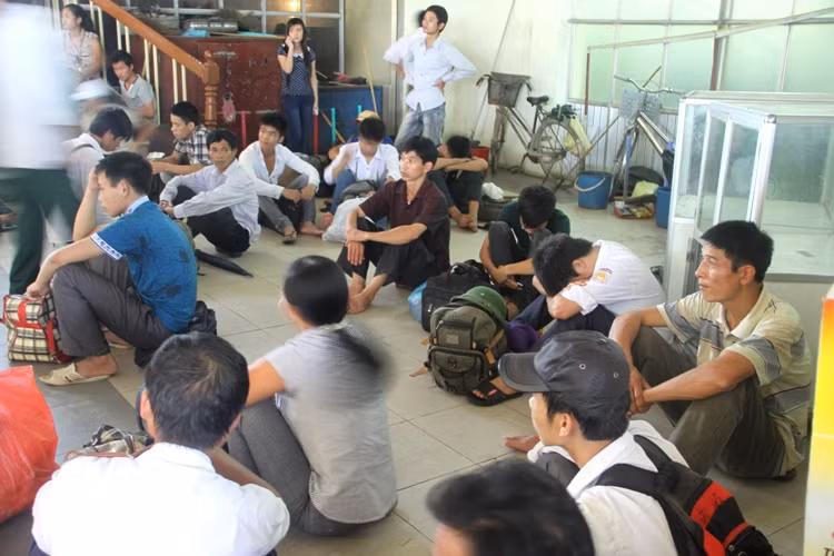 Xem đáp án môn Vật lí - Xem đáp án môn Toán - Xem đáp án môn Hóa - Xem đáp án môn Ngoại ngữ Khối A1