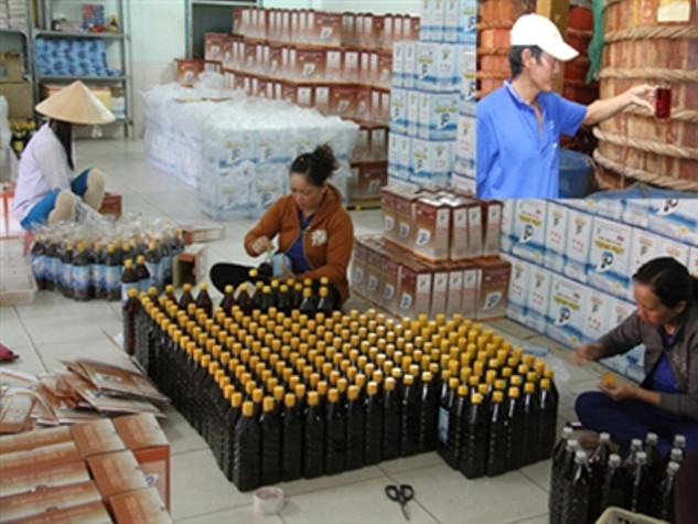 Sản xuất nước mắm truyền thống tại cơ sở sản xuất nước mắm Thịnh Phát ở thị trấn Dương Đông, Phú Quốc. Ảnh: Đại Dương. Sản xuất nước mắm truyền thống tại cơ sở sản xuất nước mắm Thịnh Phát ở thị trấn Dương Đông, Phú Quốc. Ảnh: Đại Dương.