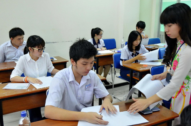 Bộ trưởng Bộ Giáo dục và Đào tạo - Phùng Xuân Nhạ yêu cầu chuyển dần khái niệm thi sang khái niệm kiểm tra đánh giá các kiến thức phổ thông. (Ảnh minh họa: vtv.vn)