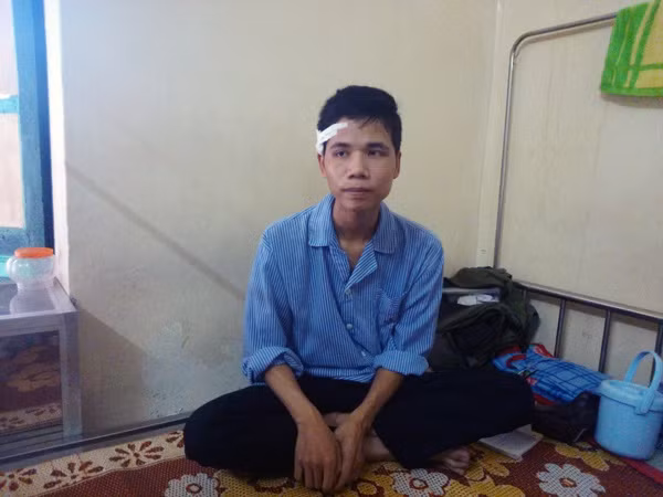 Hoàng Đạt sẽ không dám chắc sau này sẽ kiếm được việc như thế nào, nhưng em vẫn thường bảo mẹ con sẽ cố gắng học. Ảnh Xuân Trung