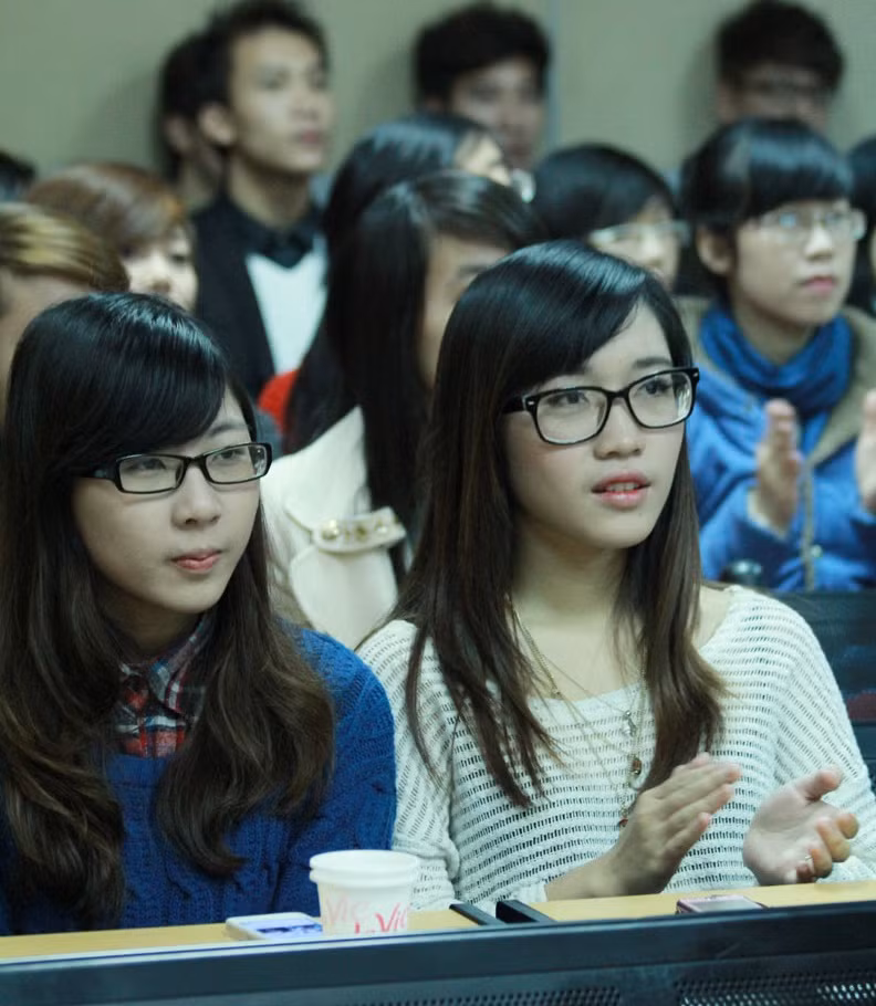 >>Nhan sắc ngọt ngào của Hoa khôi Bích Khanh >>Ngẩn ngơ trước nhan sắc của Mỹ Nhân >> Ngắm vẻ đẹp căng tràn của Lê Hoàng Bảo Trân >>Thục Vy - Á khôi cực xinh trên đất Sài thành