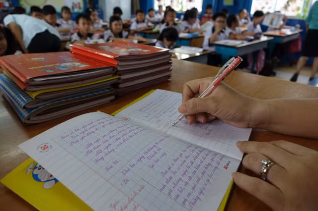 Họ có quyền muốn sao giáo viên chẳng phải phục tùng? ảnh 2