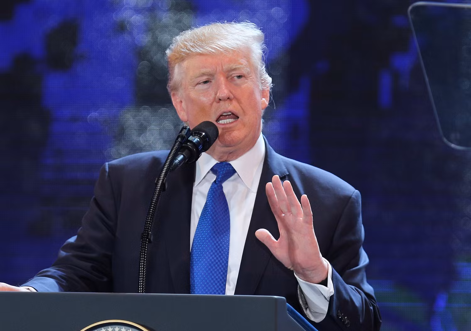 Tổng thống Hoa Kỳ Donald Trump phát biểu trước các lãnh đạo doanh nghiệp APEC. Tổng thống Hoa Kỳ Donald Trump phát biểu trước các lãnh đạo doanh nghiệp APEC.