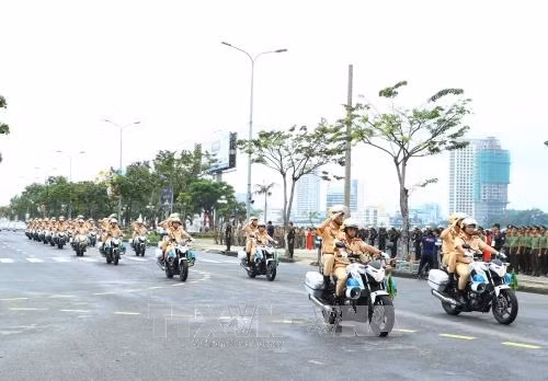 Các lực lượng tham gia diễn tập. Ảnh: Thống Nhất/TTXVN