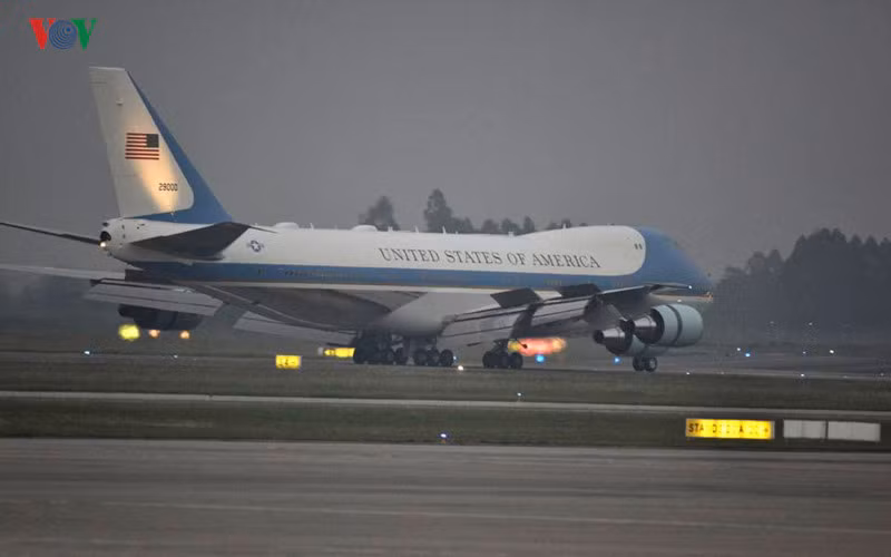 Ông Donald Trump bắt đầu chuyến thăm cấp Nhà nước tới Việt Nam trong hai ngày 11 - 12/11. Ông Donald Trump bắt đầu chuyến thăm cấp Nhà nước tới Việt Nam trong hai ngày 11 - 12/11.