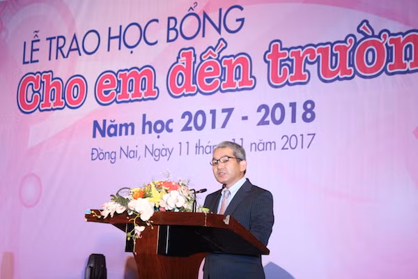 Ông Keiji Kaneko – Tổng Giám đốc công ty Ajinomoto Việt Nam phát biểu tại buổi lễ trao học bổng.