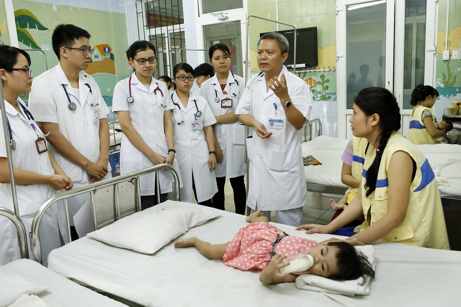 Những năm gần đây, ngành y đã có nhiều đổi mới về khoa học kỹ thuật, đồng thời y đức cũng được nâng cao. ảnh: XM. Những năm gần đây, ngành y đã có nhiều đổi mới về khoa học kỹ thuật, đồng thời y đức cũng được nâng cao. ảnh: XM.