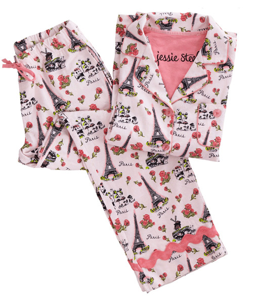 Đặc điểm nổi bật của pijama là kiểu dáng không có gì thay đổi đáng kể nhưng lại có họa tiết vô cùng phong phú, tạo cảm hứng cho các cô nàng điệu đà khi mua sắm chúng Đặc điểm nổi bật của pijama là kiểu dáng không có gì thay đổi đáng kể nhưng lại có họa tiết vô cùng phong phú, tạo cảm hứng cho các cô nàng điệu đà khi mua sắm chúng