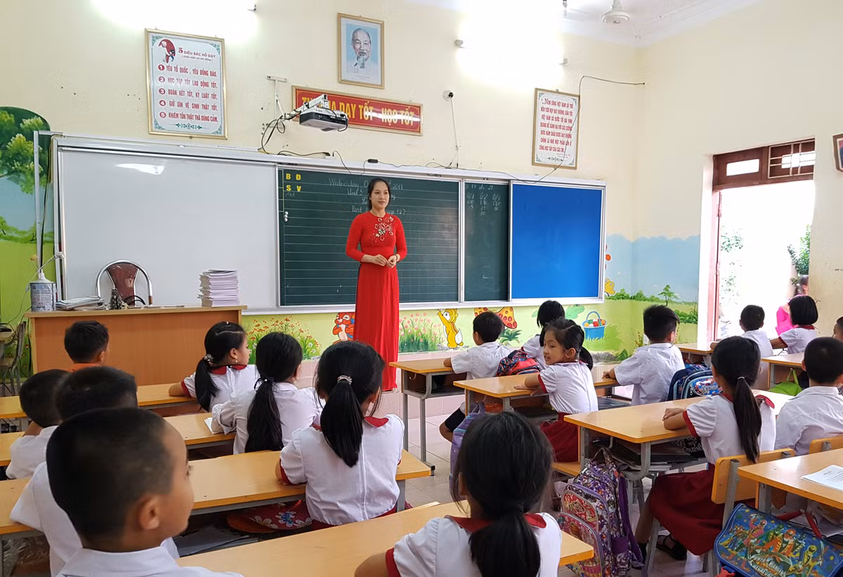 Nhiều phụ huynh có nhu cầu cho con học chữ từ nhỏ khiến dạy thêm ở bậc tiểu học có đất sống (Ảnh minh họa: Lã Tiến) Nhiều phụ huynh có nhu cầu cho con học chữ từ nhỏ khiến dạy thêm ở bậc tiểu học có đất sống (Ảnh minh họa: Lã Tiến)