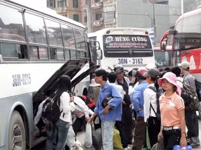 Trong dịp Quốc khánh 2/9 tới đây, các xe khách chở quá tải, chở hàng hoá lẫn với hành khách, chủ phương tiện uống bia rượu hoặc sử dụng các chất kích thích… sẽ không được xuất bến tại Hà Nội, ông Nguyễn Hoàng Trung, Giám đốc Công ty Quản lý Bến xe Hà Nội cho biết chiều 14/8.