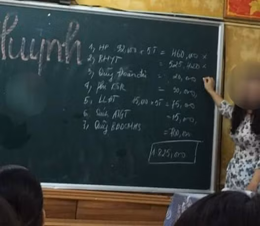 Phụ huynh đề nghị công an vào cuộc làm rõ các khoản thu chi tại Trường Trung học cơ sở Trần Phú. (Ảnh: Lã Tiến)
