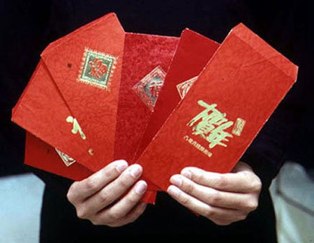 Vào dịp Tết, đại gia này càng có cơ hội để thể hiện sự chơi ngông của mình. Năm nay, bà đốt Tiền để thể hiện đẳng cấp theo những phong bao lì xì. Ảnh minh họa. Vào dịp Tết, đại gia này càng có cơ hội để thể hiện sự chơi ngông của mình. Năm nay, bà đốt Tiền để thể hiện đẳng cấp theo những phong bao lì xì. Ảnh minh họa.