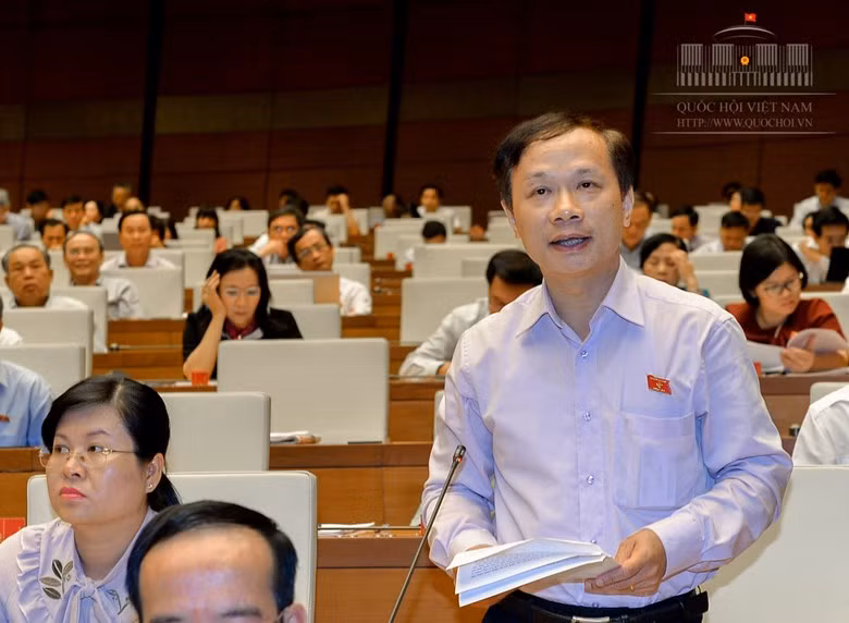 Đại biêu Quốc hội Phạm Tất Thắng - Phó Chủ nhiệm Ủy ban Văn hóa, Giáo dục Thanh niên, Thiếu niên và Nhi đồng của Quốc hội. Ảnh:quochoi.vn.