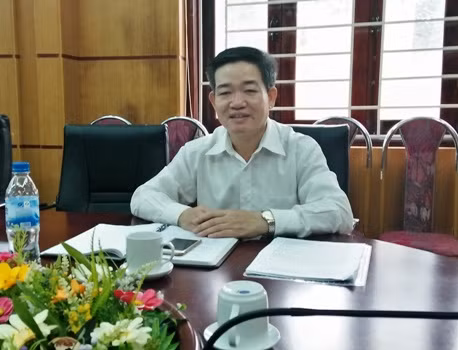 Mẹ không được đến trường nữa thì lấy gì nuôi con? ảnh 1