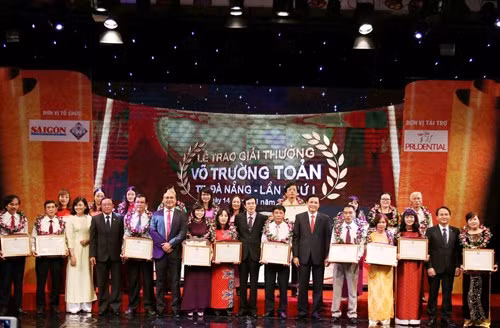 Giải thưởng Võ Trường Toản ở Đà Nẵng cũng là dịp để vinh danh những nhà giáo vì sự nghiệp "lương sư, hưng quốc". Ảnh: AN Giải thưởng Võ Trường Toản ở Đà Nẵng cũng là dịp để vinh danh những nhà giáo vì sự nghiệp "lương sư, hưng quốc". Ảnh: AN