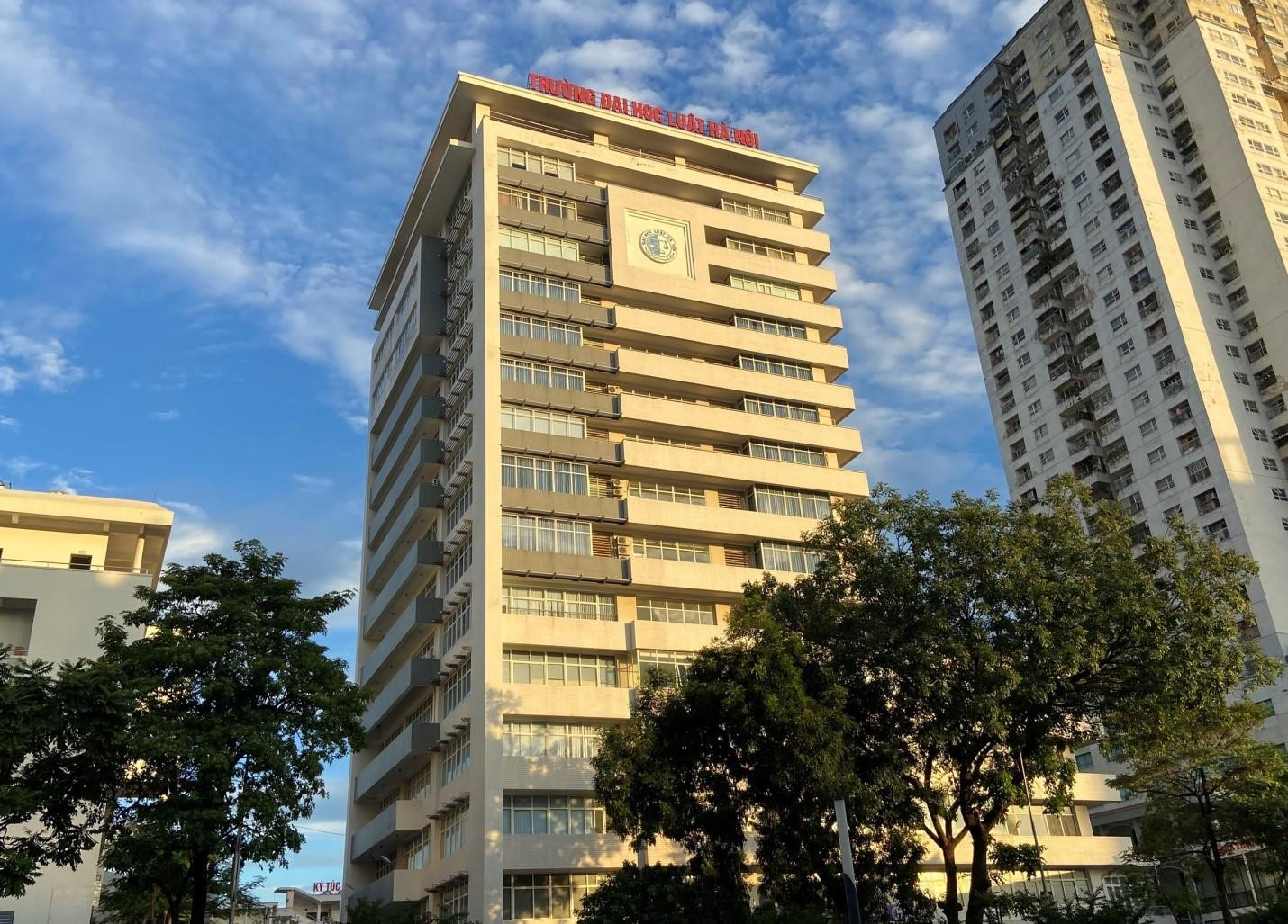 Trụ sở chính của Trường Đại học Luật Hà Nội tại 87 Nguyễn Chí Thanh, Đống Đa, Hà Nội