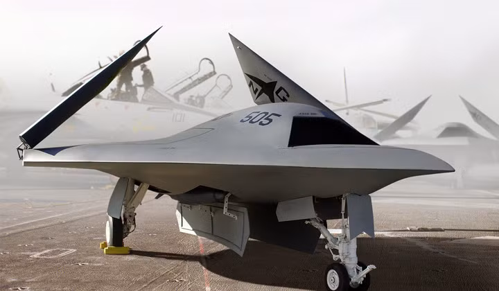 Máy bay chiến đấu không người lái X-47B của quân đội Mỹ.