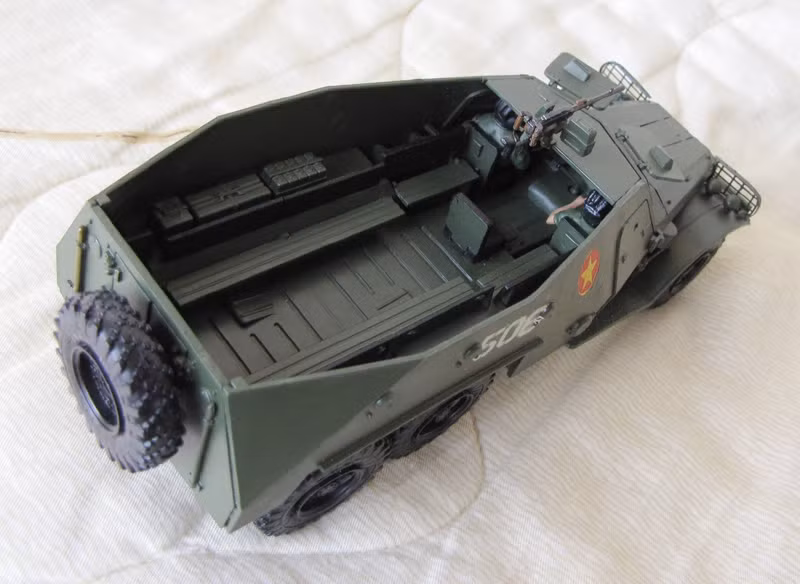 Mô hình xe bọc thép BTR-152 của Việt Nam
