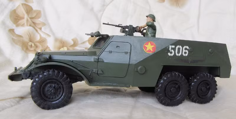 Mô hình xe bọc thép BTR-152 của Việt Nam
