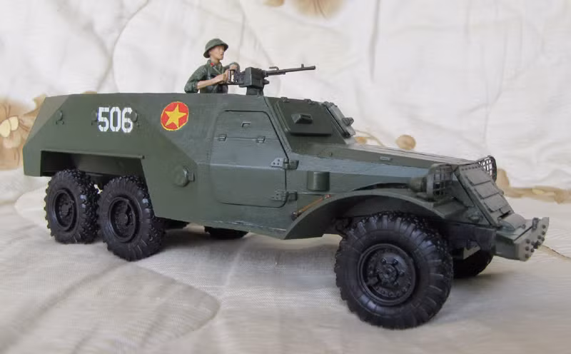 Mô hình xe bọc thép BTR-152 của Việt Nam