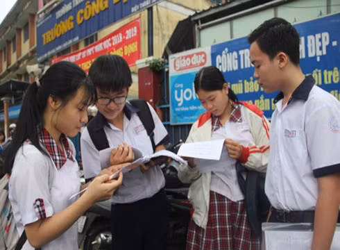 Học sinh Sài Gòn sau buổi thi tuyển sinh vào lớp 10 (ảnh: GDTĐ)